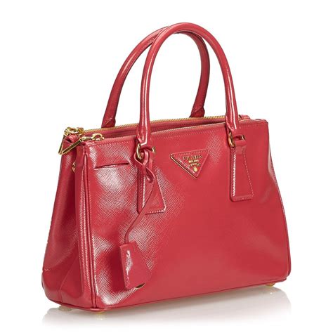 borsa prada celebrities|prada galleria purse.